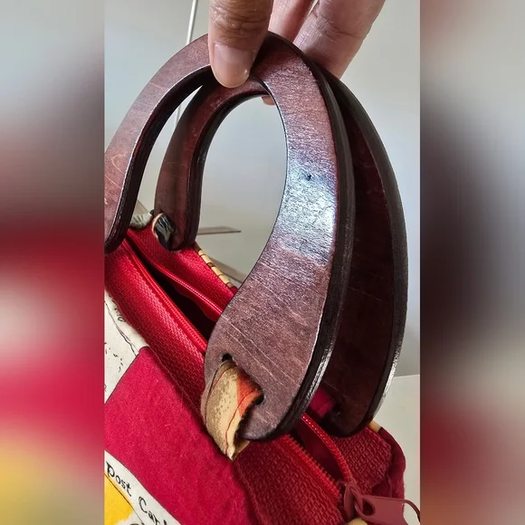 Sydney Short Postcard Colorful Hawaiian Handbag with Wooden Handles - Picture 11 of 15